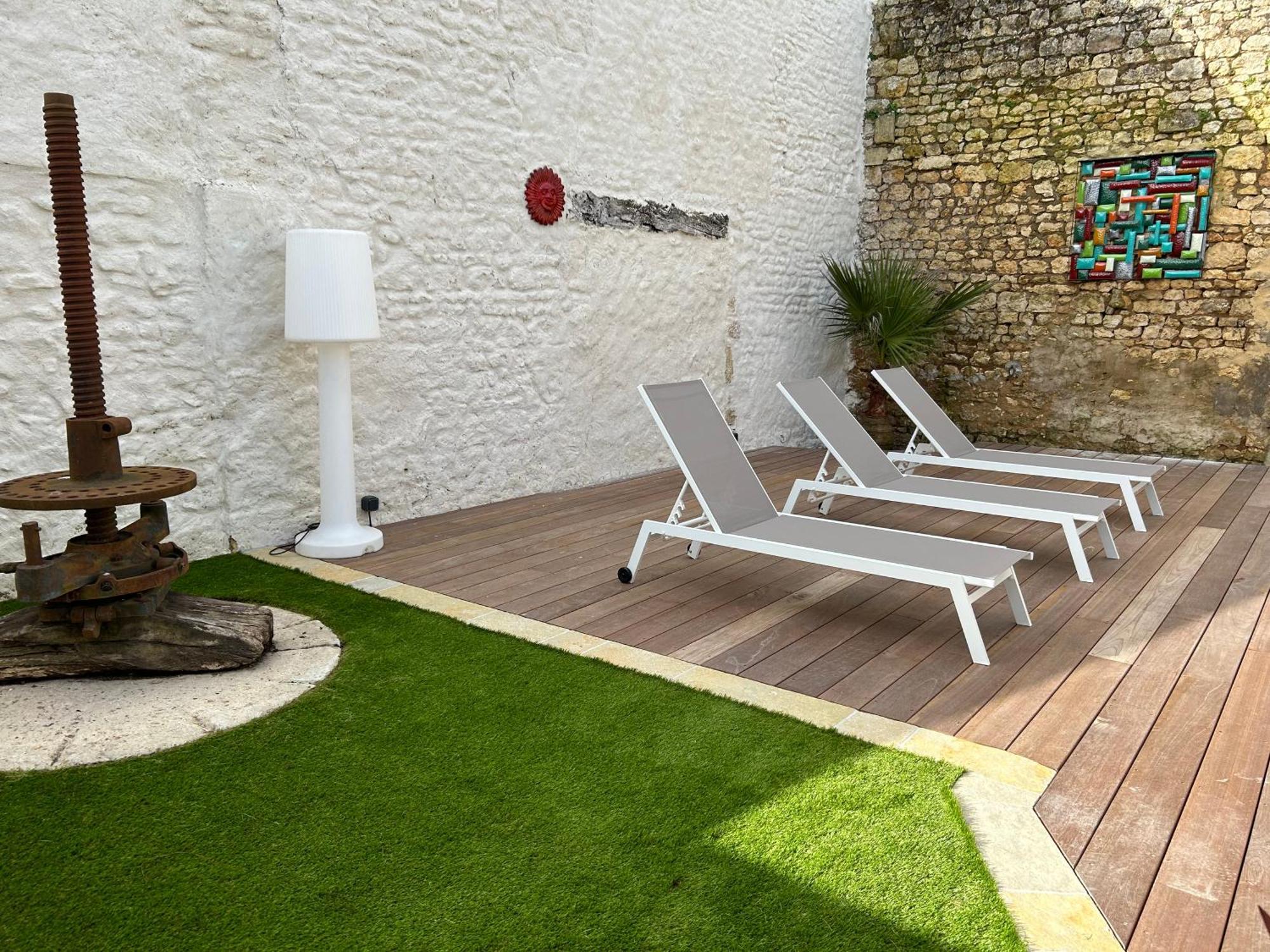Domaine De La Gemoliere Bed & Breakfast Gemozac Bagian luar foto
