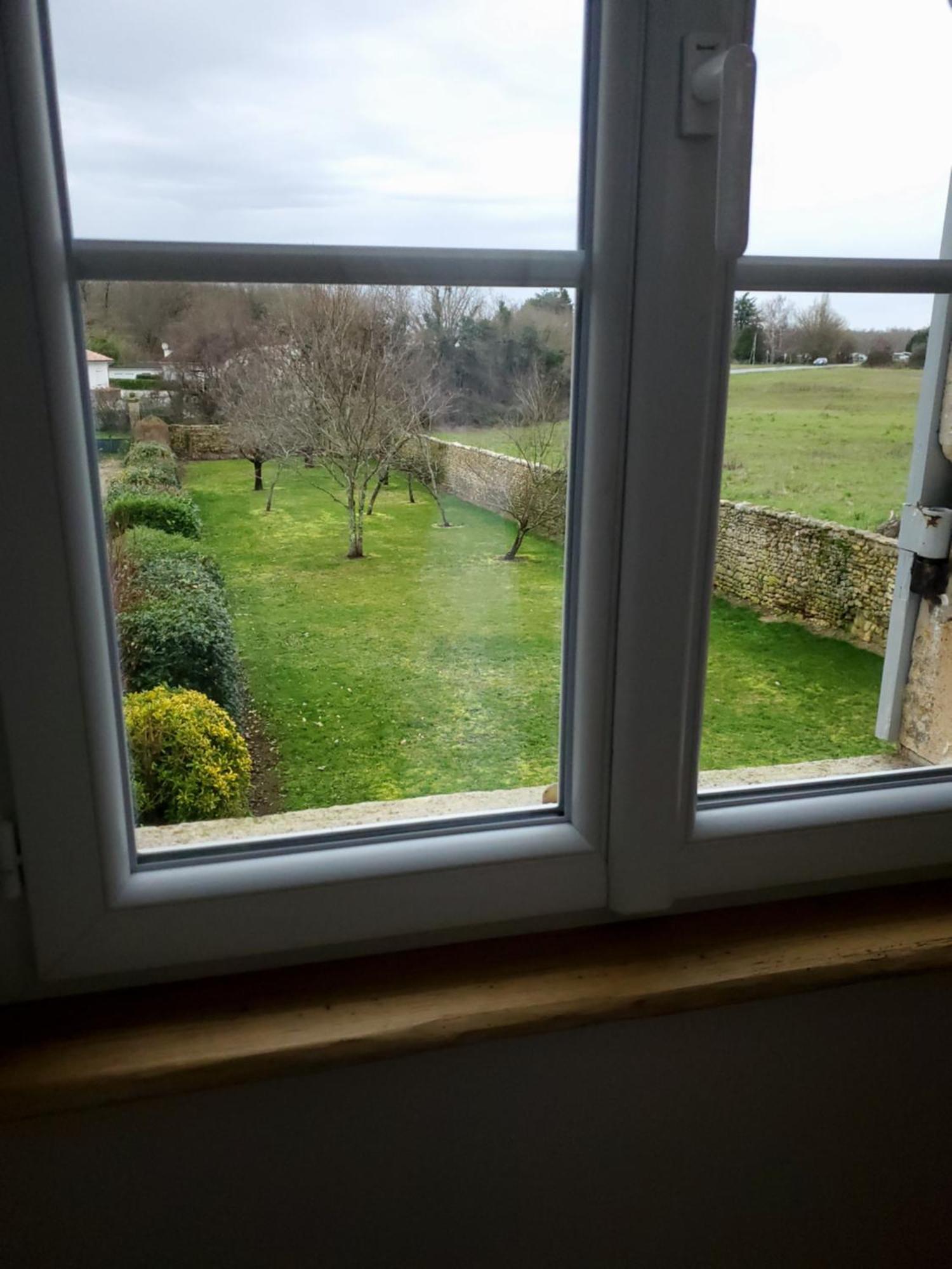 Domaine De La Gemoliere Bed & Breakfast Gemozac Bagian luar foto