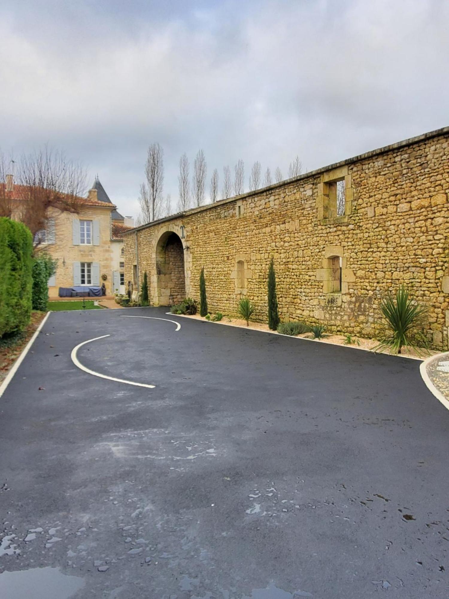 Domaine De La Gemoliere Bed & Breakfast Gemozac Bagian luar foto