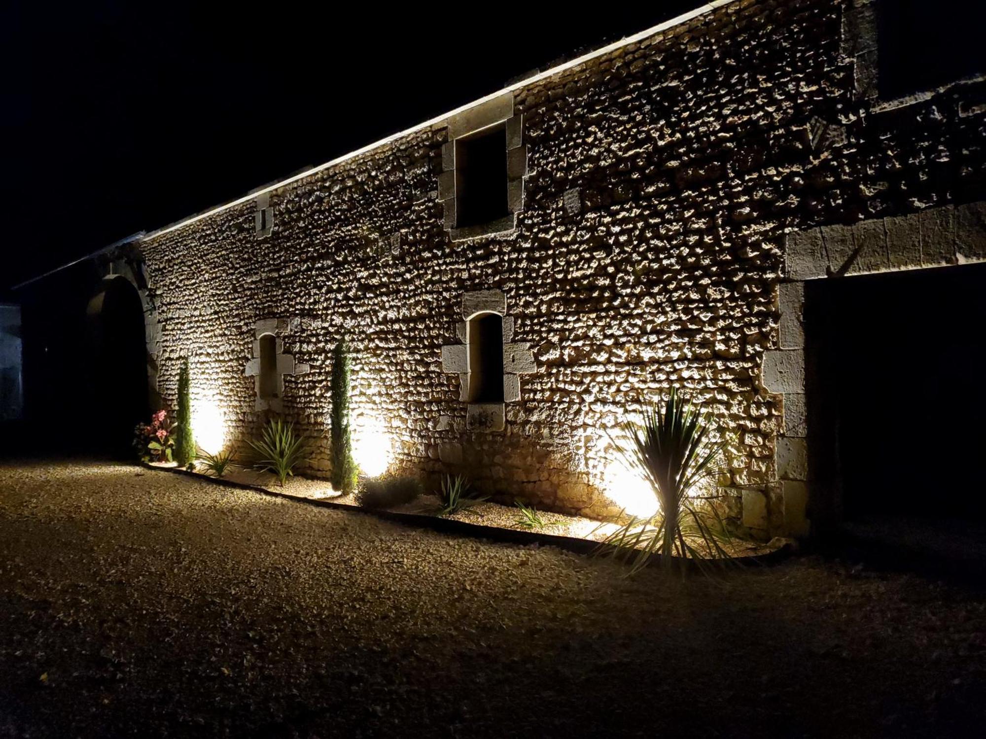 Domaine De La Gemoliere Bed & Breakfast Gemozac Bagian luar foto